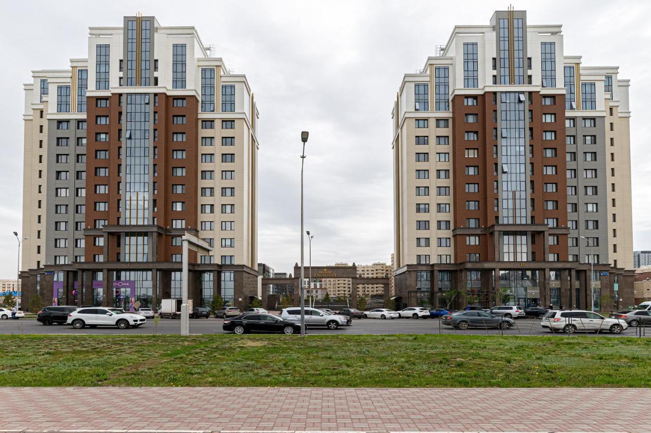 Шикарная Квартира На Против Сада Astana Bagian luar foto